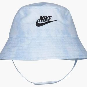 Nike infant/toddler blue tie dye bucket hat upfront 40+ sun protection. Kids hat